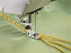 Husqvarna Accessories - Three Hole Yarn Foot - H9206150-96